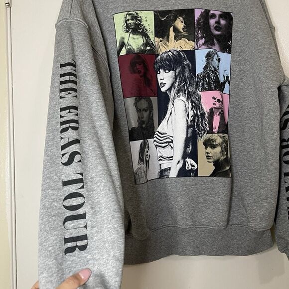 Taylor Swift The Eras Tour 1/4 Zip Sweatshirt Gray long sleeve Official Merc XS - Picture 6 of 7